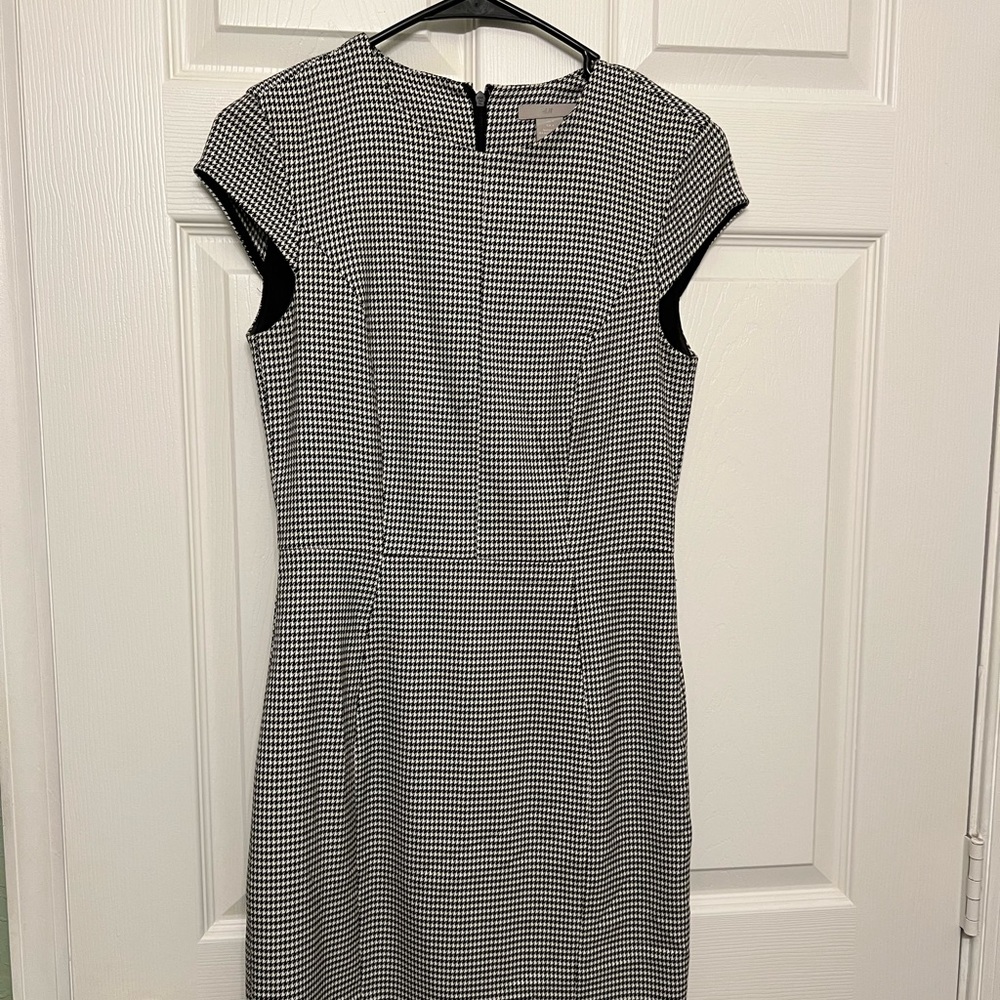 Checkered plaid H&M dress. Great for business attire/ work.